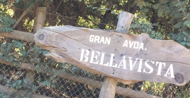 Señalética en las calles de Sierra de Bellavista